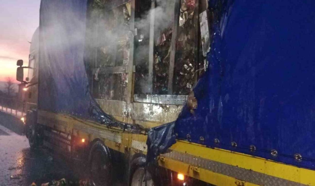 Bolu D-100 Karayolu’nda kuruyemiş yüklü tırın dorsesinde çıkan yangın ekiplerce