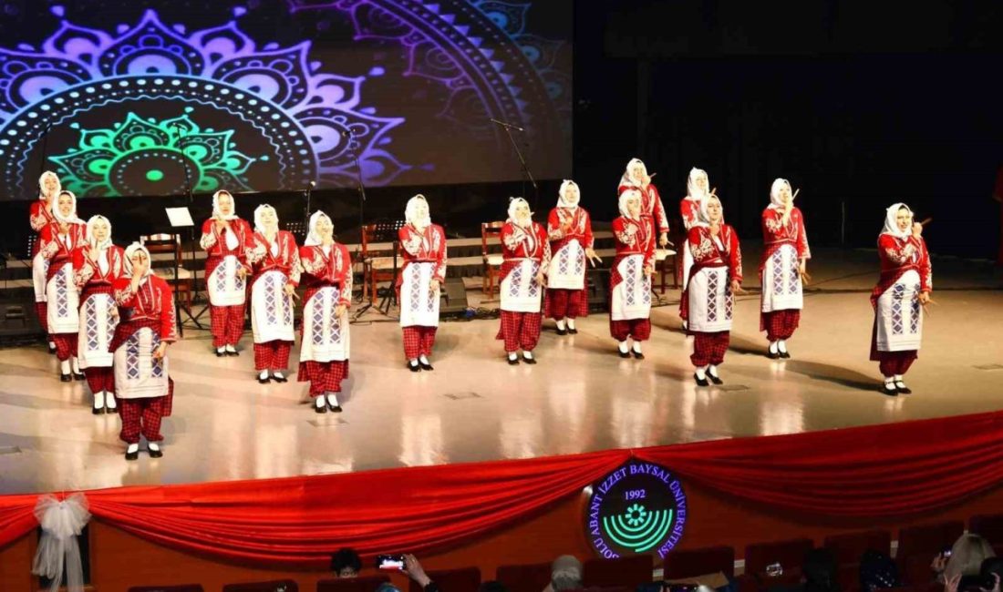 Bolu’da 24 Kasım Öğretmenler Günü’ne özel düzenlenen gecede, öğretmenler sahneye