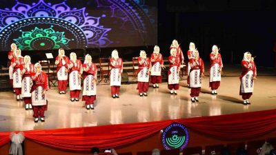 Bolu’da 24 Kasım Öğretmenler Günü’ne özel düzenlenen gecede, öğretmenler sahneye