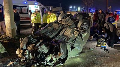 Bolu’da D-100 kara yolunda kontrolden çıkarak önce refüje ardından elektrik