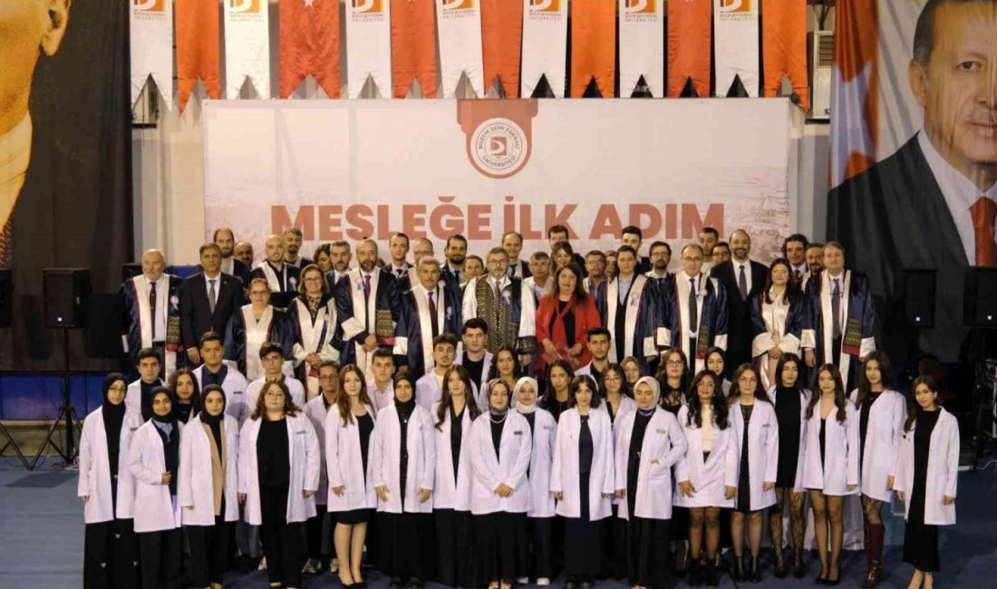 Bilecik Şeyh Edebali Üniversitesi (BŞEÜ) Diş Hekimliği Fakültesi’nin yeni öğrencileri,