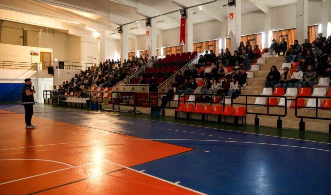 Bilecik’te gençlerin bağımlılıkla mücadele konusunda bilinçlendirilmesi amacıyla “En İyi Narkotik