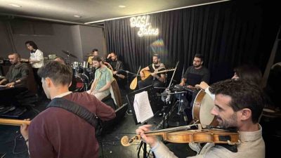 Düzce’de görev yapan öğretmenlerin oluşturduğu koro, 24 Kasım Öğretmenler Haftası