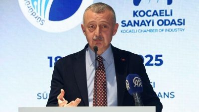 Kocaeli Büyükşehir Belediye Başkanı Tahir Büyükakın, sanayicilere Kocaelispor’a destek konusunda
