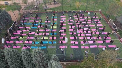 Çayırova Belediyesi Bilgievleri’nde eğitim alan yaklaşık 80 kursiyer, “Matını Al