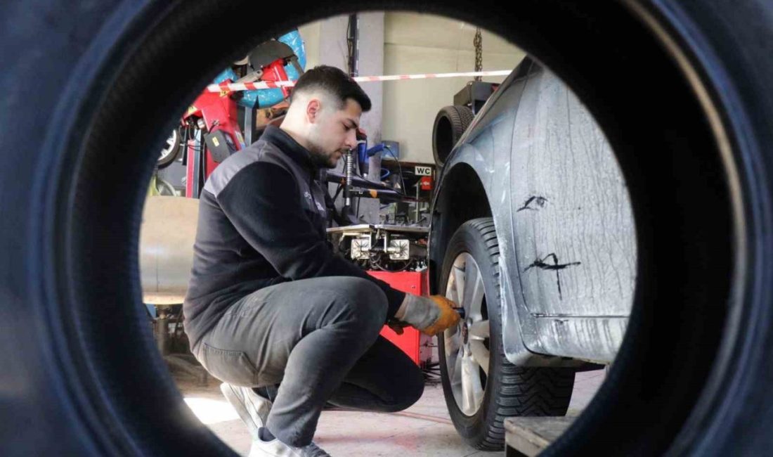 Ceza yemek istemeyen sürücüler dikkat: Zorunlu kış lastiği uygulaması başladı Şehirlerarası yollarda yolcu ve yük taşımacılığı yapan ticari araçlarda kış