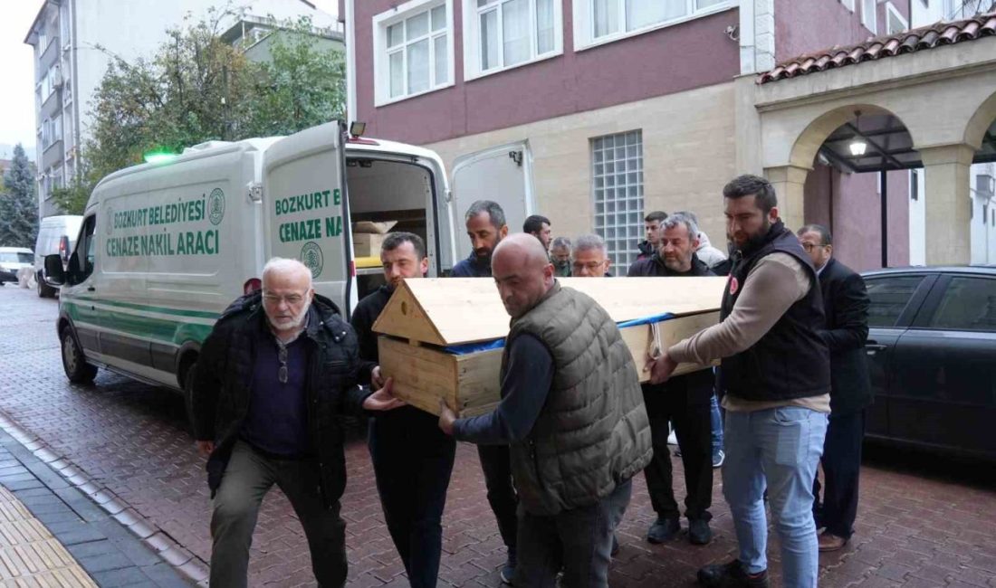 Dere yatağında cenazelerine ulaşılan anne ve oğlunun cenazesi ilçeye getirildi Kastamonu’nun Bozkurt ilçesinde dere yatağında cansız bedenlerine ulaşılan anne ile