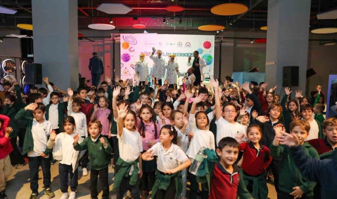 Düzce’de bilim şenliğini öğrenciler çok sevdi Düzce Bilim Merkezi, 18-22 Kasım tarihleri arasında düzenlenen bilim şenliği