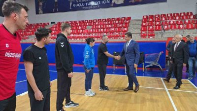 DÜZCE (İHA) – Düzce Valisi Selçuk Aslan, Türkiye Voleybol Federasyonu