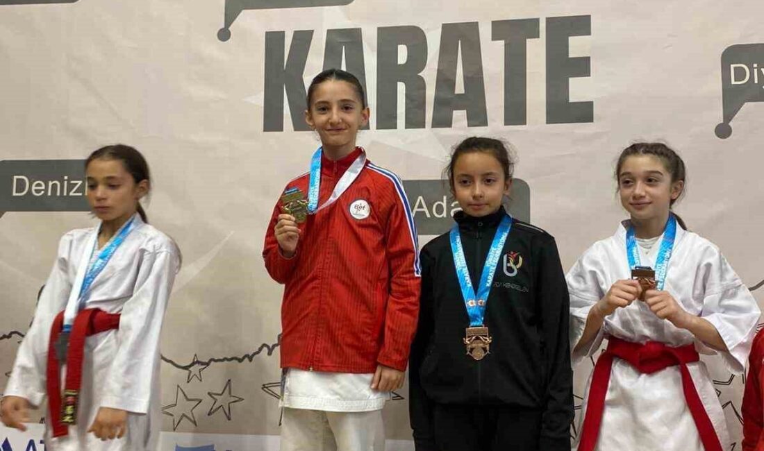 Darıca Eray Şamdan Spor Salonu’nda düzenlenen Spor Toto Türkiye Yıldızlar