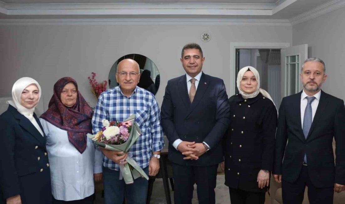 DÜZCE(İHA) – Düzce Valisi Selçuk Aslan, birçok öğrencinin yetişmesine vesile