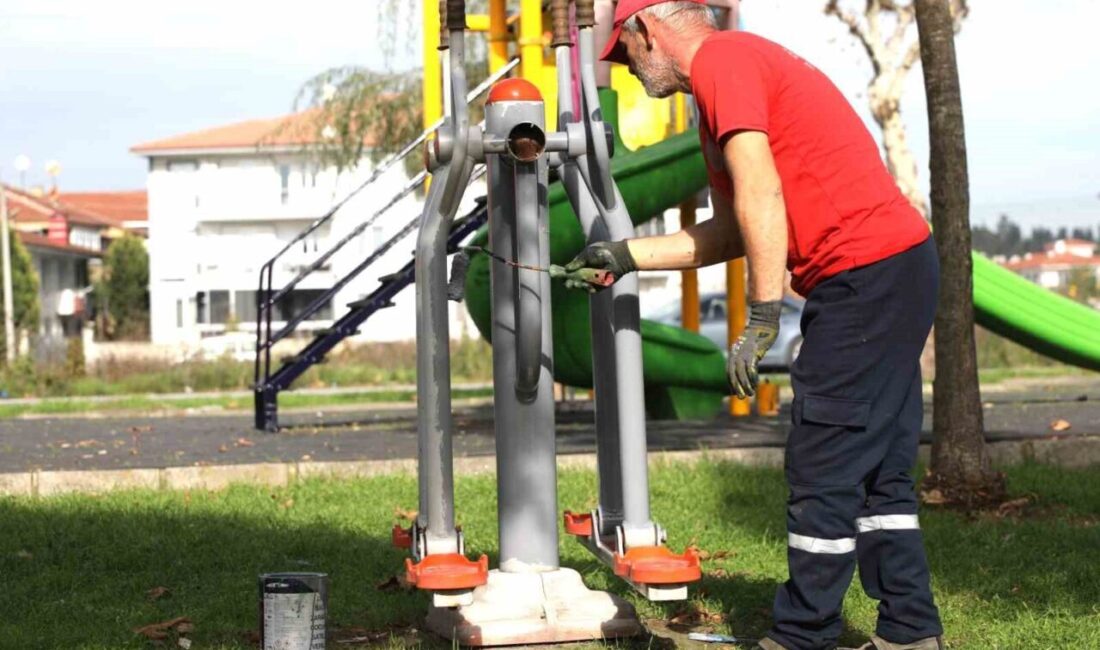 Erenler Belediyesi park ve bahçelerde çalışmalarını sürdürüyor Erenler Belediyesi Park ve Bahçeler koordinatörlüğü ekipleri ilçe genelindeki çalışmalarını