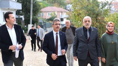 Bağlar Mahallesinde başlayan asfalt çalışmalarını yerinde inceleyen Erenler Belediye Başkanı