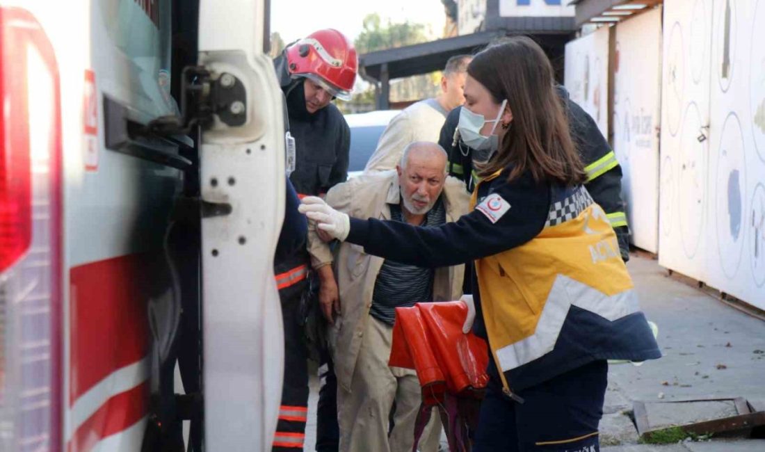 Facianın eşiğinden dönüldü: Engelli aileyi komşuları kurtardı Sakarya’nın Serdivan’da ilçesinde tek katlı müstakil bir evde prizden çıktığı