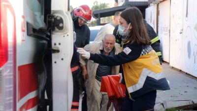 Sakarya’nın Serdivan’da ilçesinde tek katlı müstakil bir evde prizden çıktığı