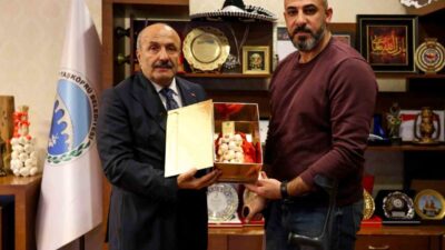 Taşköprü Belediye Başkanı Hüseyin Arslan, Gazze’deki saldırıda bacağını kaybettikten sonra