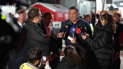 Kocaeli’nin Gebze ilçesinde 7 katlı binanın enkaz alanında 40’ın üzerinde