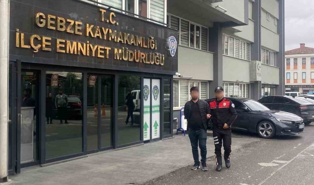 Gebze’de haklarında hapis cezası bulunan 2 hükümlü yakalandı Kocaeli’nin Gebze ilçesinde haklarında 4 yıl 2’şer ay hapis cezası