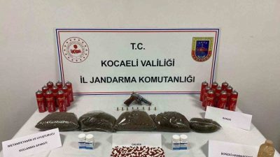 Kocaeli’nin Gebze ilçesinde Jandarma ekipleri tarafından yapılan operasyonda bir miktar