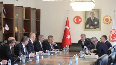 Gölcük’e çok amaçlı kapalı spor salonu kazandırılması konusunda Gençlik ve