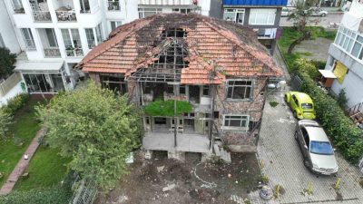 Gölcük’te Değirmendere Yalı Evleri’nin hemen yanında bulunan atıl durumdaki tarihi