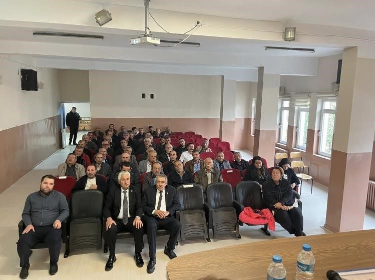 Gölpazarı’nda tarım destekleri anlatıldı Gölpazarı’nda üreticilere yeni tarım destekleri anlatıldı. Gölpazarı Kaymakamı Feyza Nur