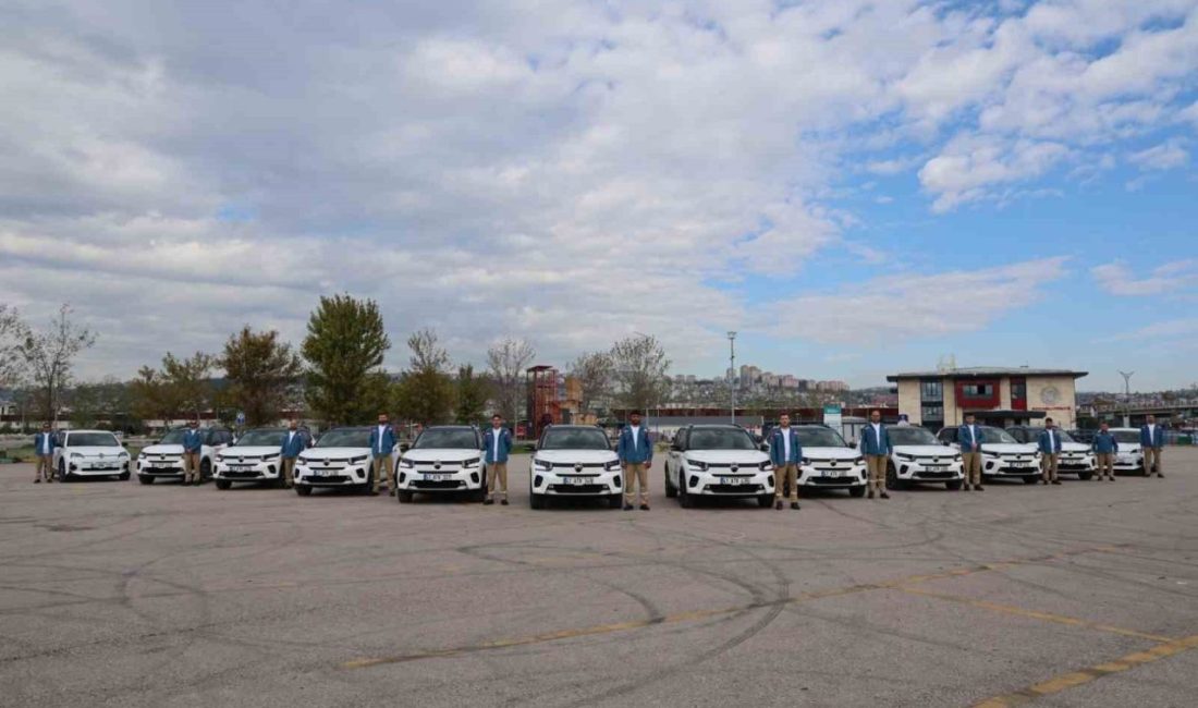 Kocaeli Büyükşehir Belediyesi, 12 ilçede sahadaki sorunları tespit ederek hızlı