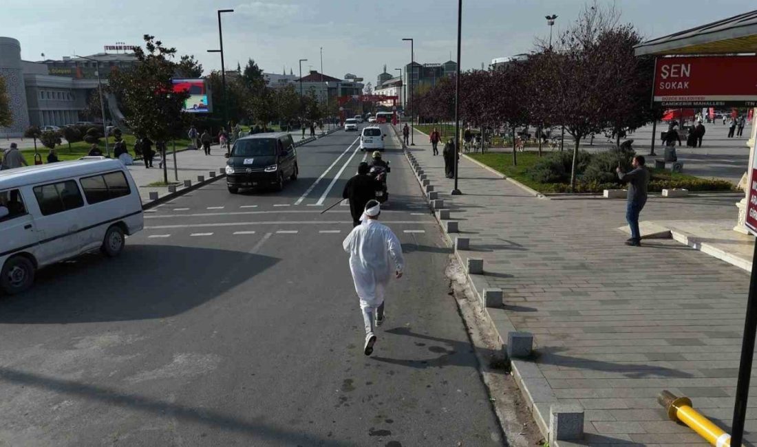 Hızlı giden motosikleti kazalara dikkat çekmek için kovaladılar Düzce’de sosyal medya içerik üreticisi iki genç, artan motosiklet kazalarına