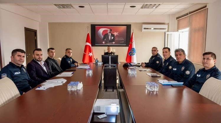 İl Emniyet Müdürü Şener, teknoloji birimleriyle çalışmaları değerlendirdi Bilecik İl Emniyet Müdürü Gökalp Şener, emniyetin teknoloji birimleriyle bir