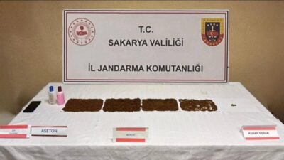 Sakarya’nın Serdivan ilçesinde jandarma ekipleri tarafından yapılan uyuşturucu operasyonunda gözaltına
