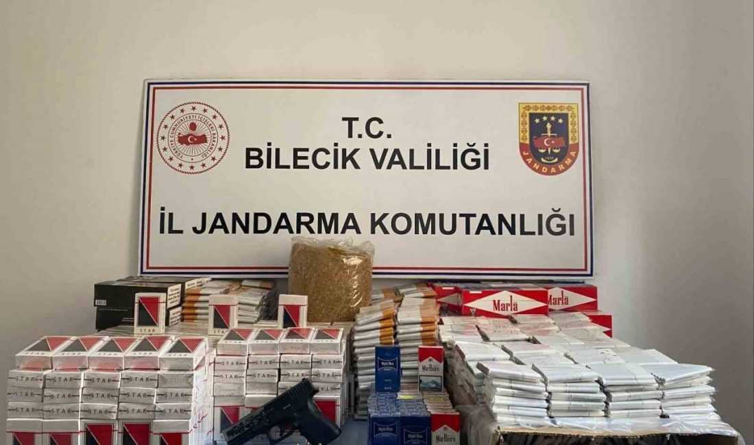 Jandarmanın baskın yaptığı evde kaçak tütün ve ruhsatsız silah ele geçirildi Bilecik’in Osmaneli ilçesinde jandarma ekiplerince bir eve düzenlenen baskında, ruhsatsız