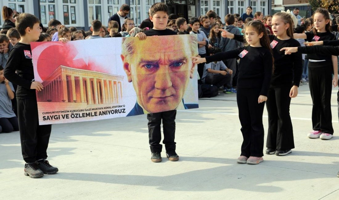 Karasu’da duygu dolu 10 Kasım programı Sakarya’nın Karasu ilçesinde bulunan Fatih Sultan Mehmet İlkokulu, 10 Kasım