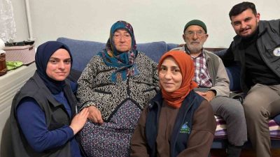 Kartepe Belediyesi’ne bağlı “Alo Evlat Sağlık Kulübü” ekipleri, ilçe genelinde