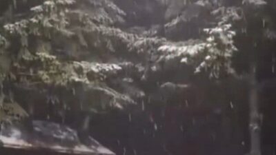 İstanbul’un yanı başındaki önemli kış turizm merkezi Kartepe’de kar yağışı