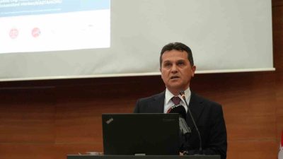 Kastamonu Üniversitesi’nde düzenlenen “Uluslararası Hukuk Bağlamında Savaş ve Çatışma” konferansında