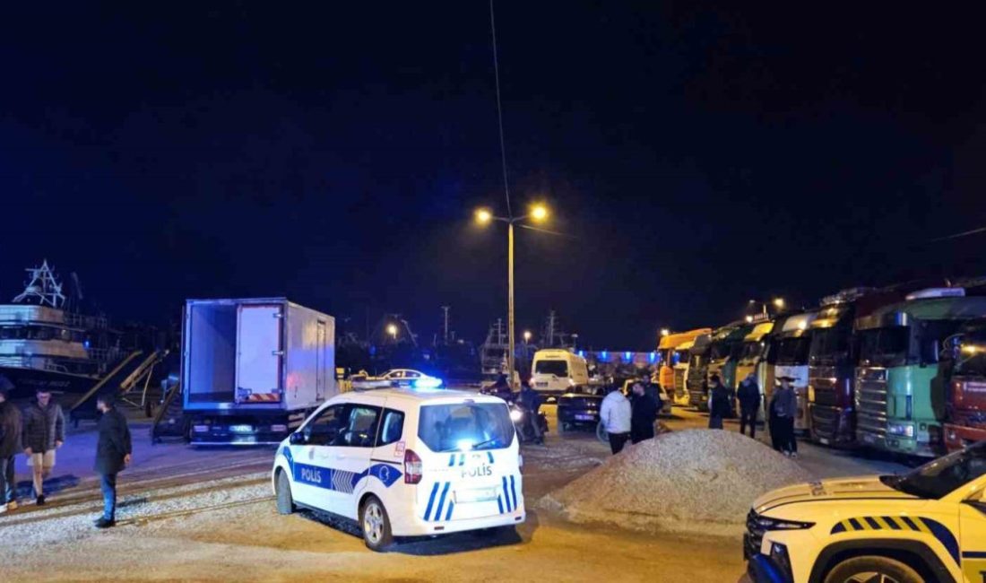 Kastamonu’nun Cide ilçesinde balıkçı barınağında çıkan kavgada iki kişi yaralandı.