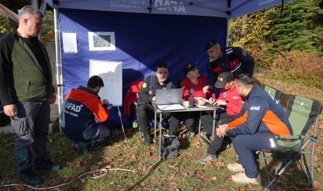 Kastamonu’da kayıp anne ile oğlunu arama çalışmalarına devam ediliyor Kastamonu’nun Bozkurt ilçesinde kaybolan anne ile 5 yaşındaki oğlunu arama