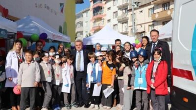 Bozüyük Kaymakamı Adem Öztürk, Sağlıklı Çocuk Elçi Programına katılarak öğrencilerle