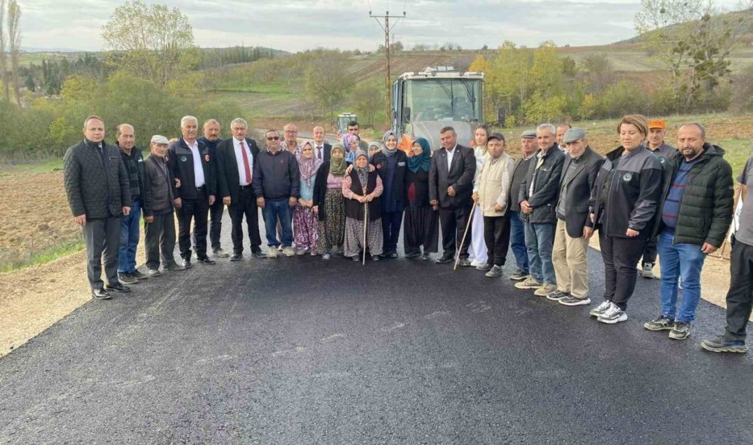 Kaymakam Kılıç köylerdeki asfalt çalışmasını inceledi Gölpazarı Kaymakamı Feyza Nur Kılıç, Küçüksusuz ve Büyüksusuz köyleri arasındaki