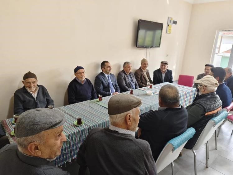 Kaymakam Uçar, Yukarıçaylı Köyü’nde incelemelerde bulundu Yenipazar Kaymakamı Mehmet Salih Uçar, Yukarıçaylı Köyü’nde incelemelerde bulundu. Yenipazar’a