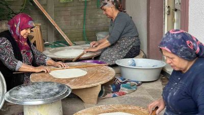 Sakarya’nın Kaynarca ilçesinde ev hanımları, Ramazan ayına hazırlık çerçevesinde geleneksel
