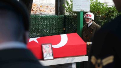 Kıbrıs Gazisi Mehmet Kul (72), Sakarya’nın Akyazı ilçesinde düzenlenen törenle
