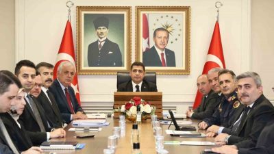 Düzce Valisi Selçuk Aslan yönetiminde, 2025-2026 yılı kış tedbirleri bilgilendirme