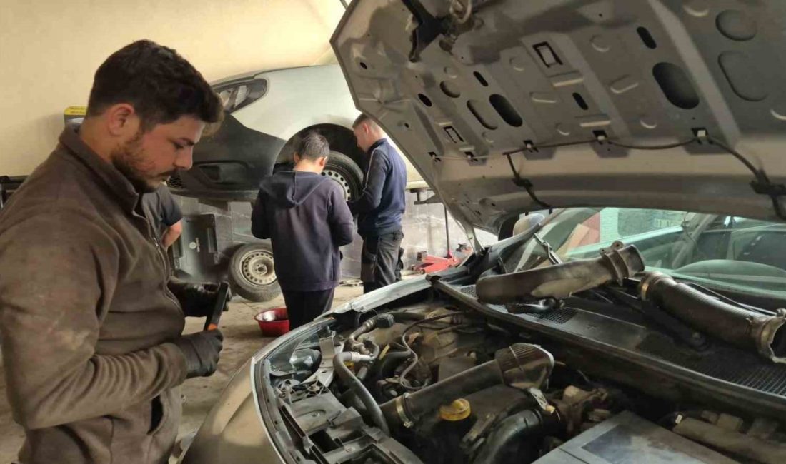 Kışlık bakımda “antifriz” tuzağı: “Kötü marka antifriz yokmuş gibi olur” Kışlık bakım sezonunun açılmasıyla oto tamir ustalarından “antifriz tuzağı” uyarısı
