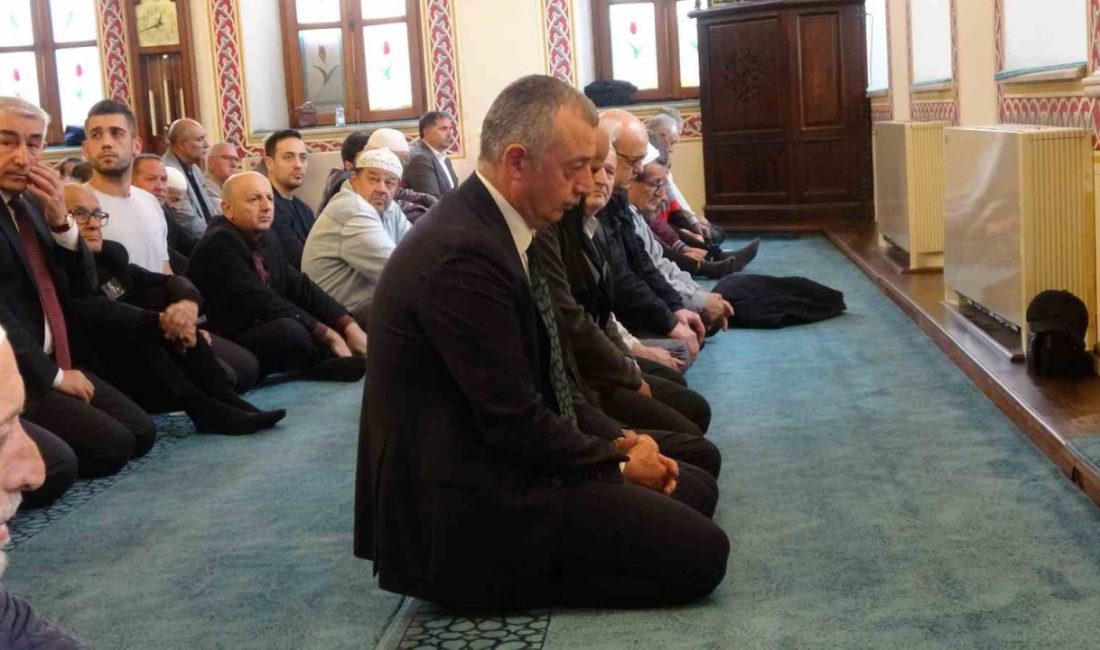 Kocaeli Valiliği’nin 10 Kasım’da 12 ilçenin merkez camilerinde Atatürk için