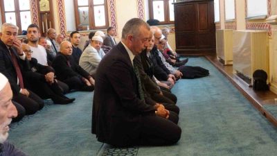 Kocaeli Valiliği’nin 10 Kasım’da 12 ilçenin merkez camilerinde Atatürk için