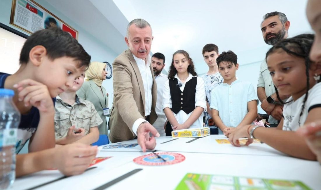 Kocaeli’de 30 bin öğrenciye 392 milyon liralık eğitim desteği Kocaeli’de dar gelirli ailelere yönelik yaklaşık 30 bin öğrenciyi kapsayan