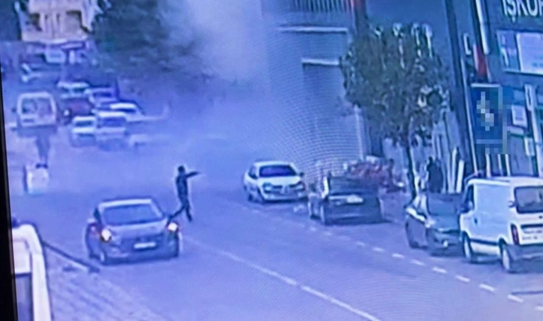 Kocaeli’de 6 kişiye mezar olan tesisteki yangının ilk anları kamerada Kocaeli’nin Dilovası ilçesinde 6 kişiye mezar olan parfüm dolum tesisinde