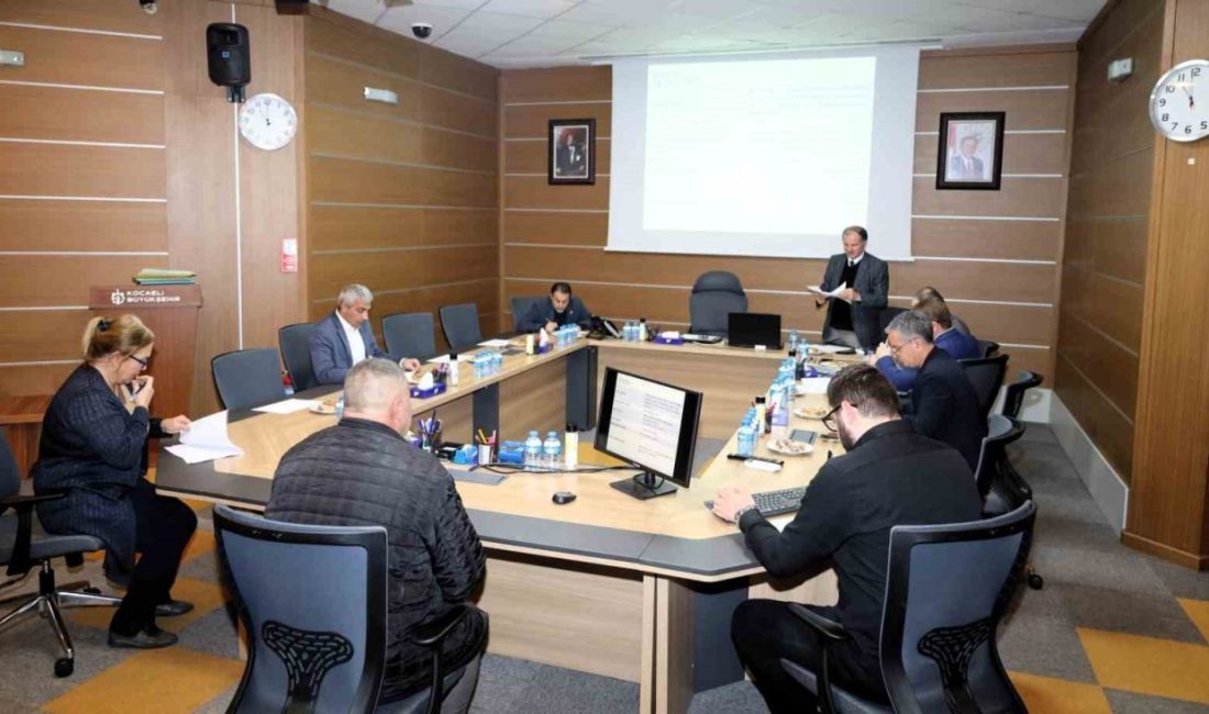 Kocaeli Büyükşehir Belediyesi Encümeni, haftalık olağan toplantısında toplu taşıma hizmetlerindeki