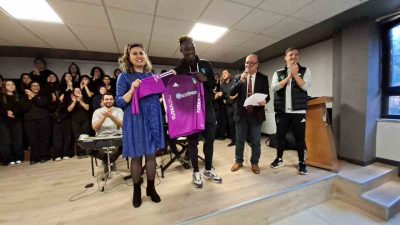 Kocaelispor Kulübü, 24 Kasım Öğretmenler Günü dolayısıyla Körfez Atatürk Anadolu